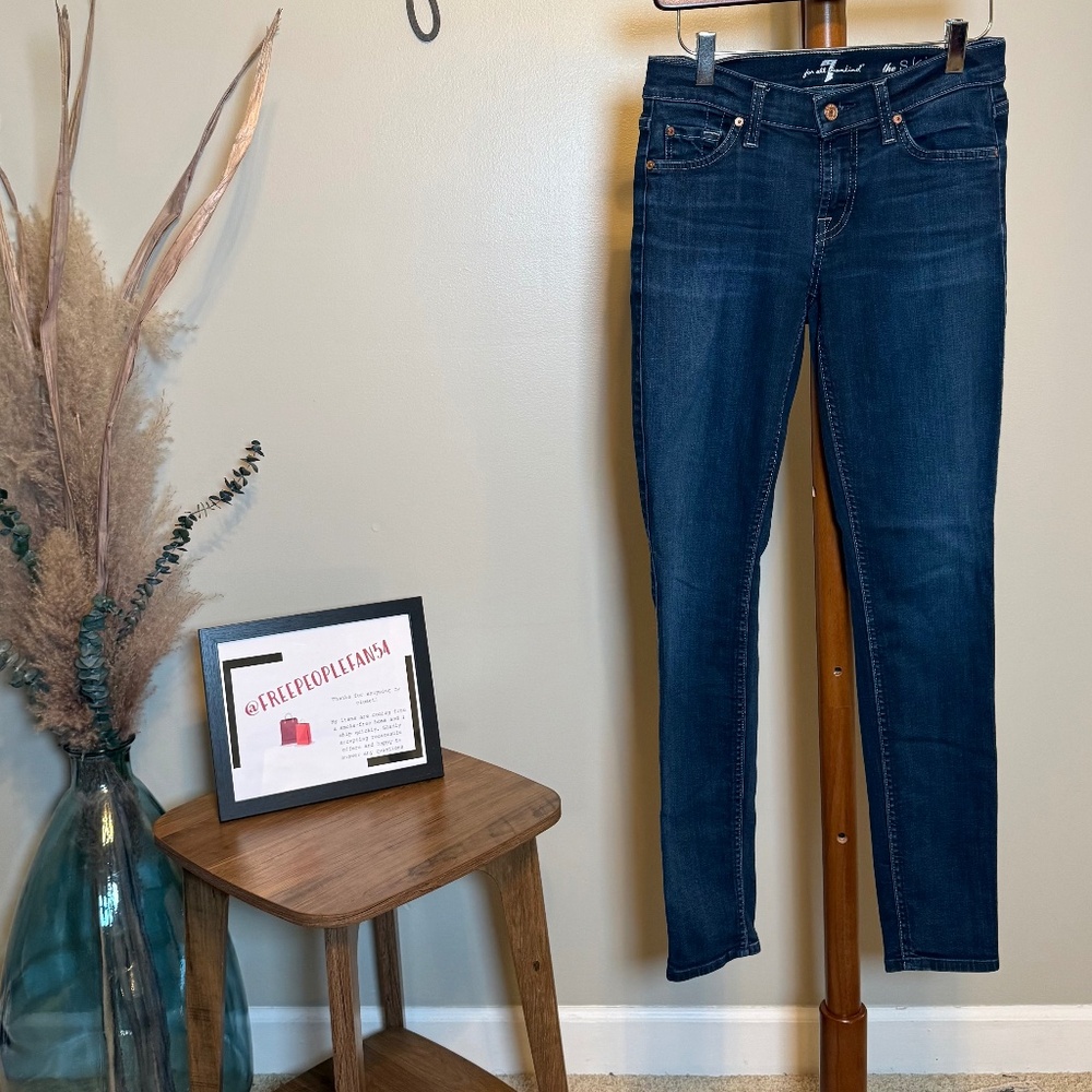 LIKE NEW 7 For All Mankind Dark Blue “The Skinny” Denim sz 26